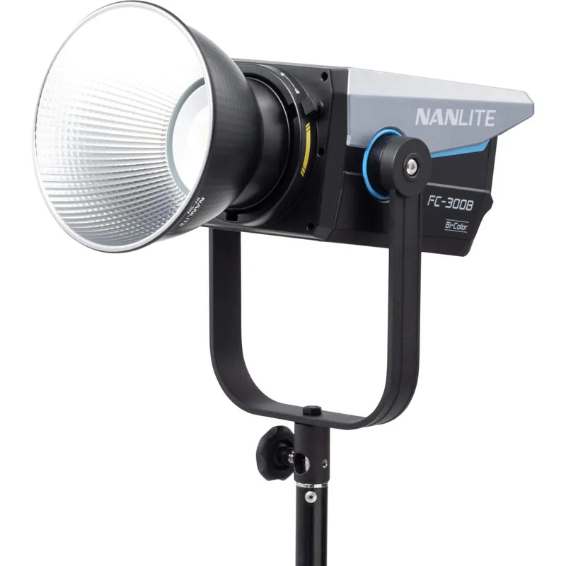 Nanlite FC-300B Lampa LED, Bi-Color, Putere 350W, CCT 2700K-6500K, Montura Bowens, Control DMX/APP, 12 Efecte, Geanta transport Ofertă specială